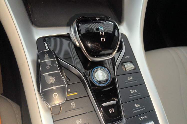 Used BYD Song Pro New Energy 2023 Champion Edition DM-i 71KM Navigation Model Gear Lever