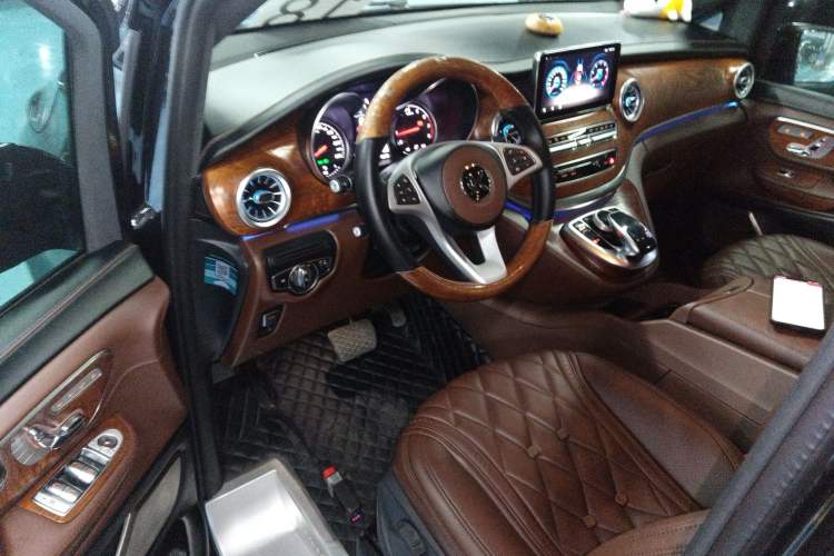 Used Mercedes-Benz V-Class 2018 V250 2.0T Middle East Version