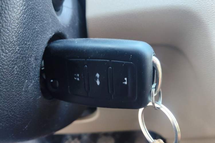 Used Volkswagen Jetta 2015 1.6L Manual Fashion Edition Vehicle Key