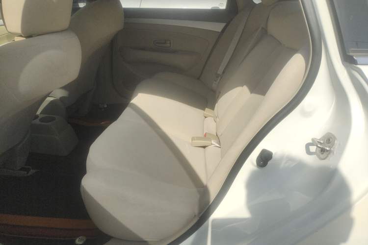 Used Nissan Sylphy 2012 Classic 1.6XE Automatic Comfort Edition Left Rear Seat