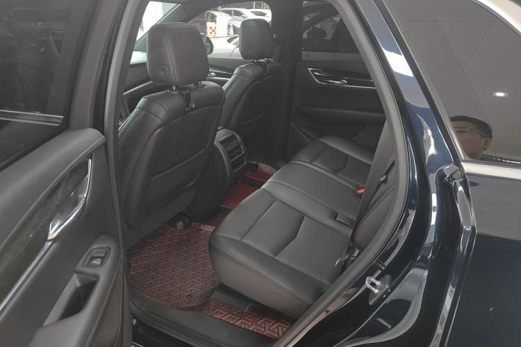 Used Cadillac XT5 2021 28T Luxury Model