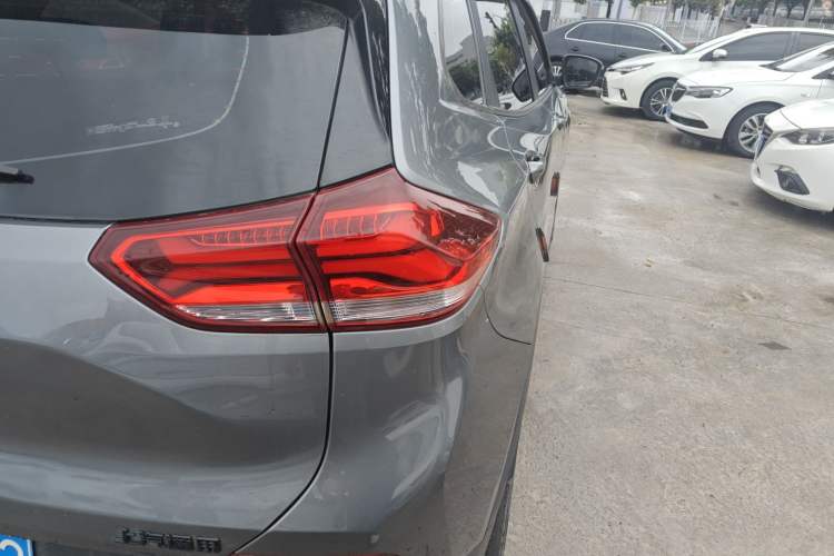 Used Chevrolet Trax 2019 Redline 335T CVT Trendy Version China VI Standard
