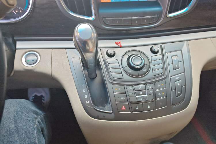 Used Buick GL8 2011 2.4L LT Luxury Business Executive Edition Gear Lever