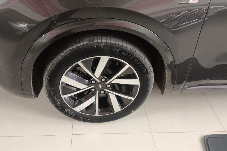 Used Li Auto L8 2023 Air model Exterior 4