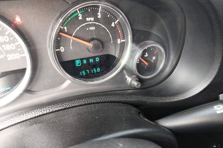 Used Jeep Wrangler 2014 2.8TD Sahara Four-Door Edition
