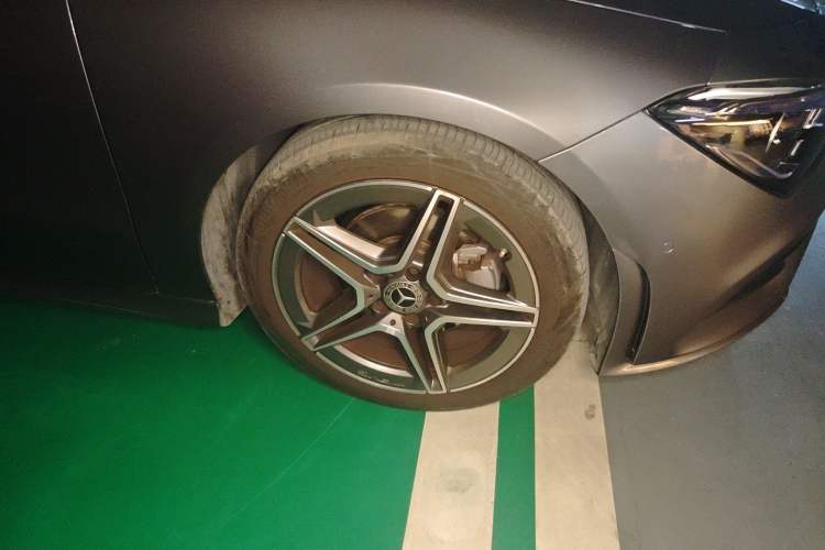 Used Mercedes-Benz CLA 2023 CLA 200 Shooting Brake Right Front Wheel Hub