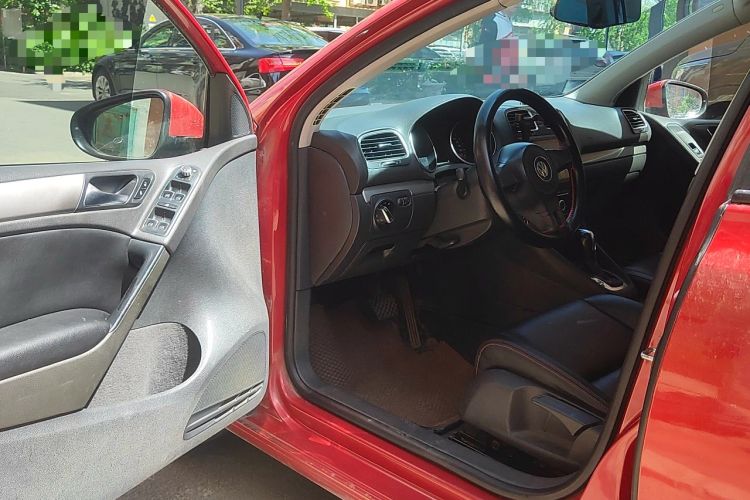 Used Volkswagen Golf 2011 1.6L Automatic Fashion Edition