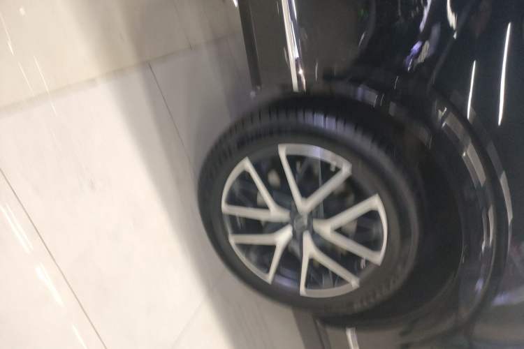 Used GAC Trumpchi ES9 2024 PHEV with 143 km Max Right Rear Wheel Hub