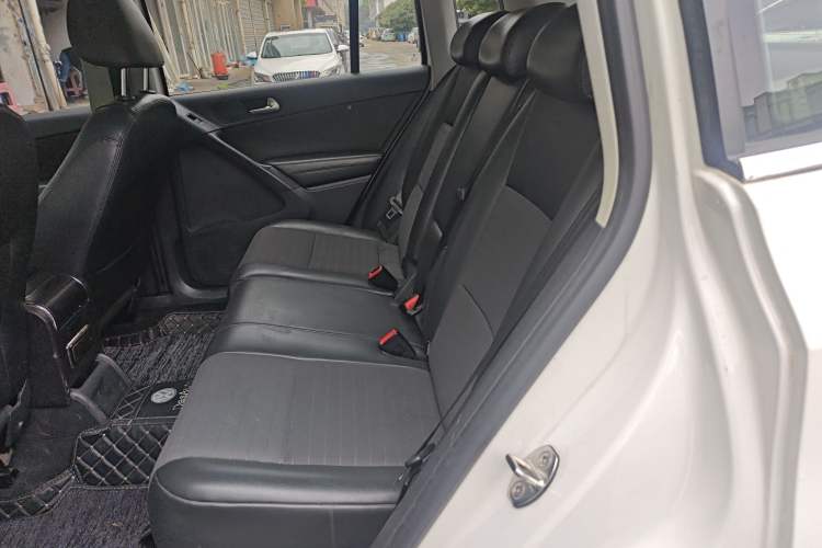 Used Volkswagen Tiguan 2015 1.8TSI Automatic Two-Wheel Drive Trend Edition Left Rear Seat