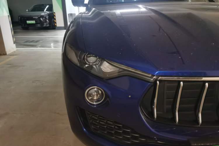 Used Maserati Levante 2018 3.0T Classic Edition Right Front Headlight