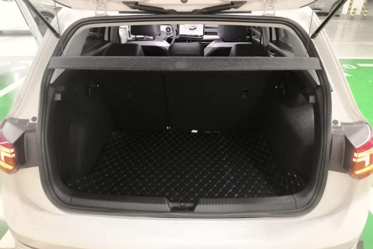 Used Volkswagen Golf 2025 300TSI Pro