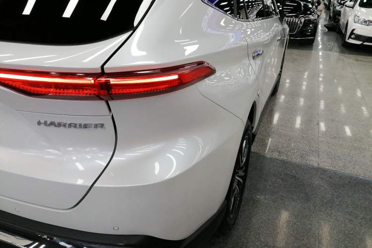 Used Toyota Harrier 2022 2.0L CVT Two-Wheel Drive Entry Version Exterior 3