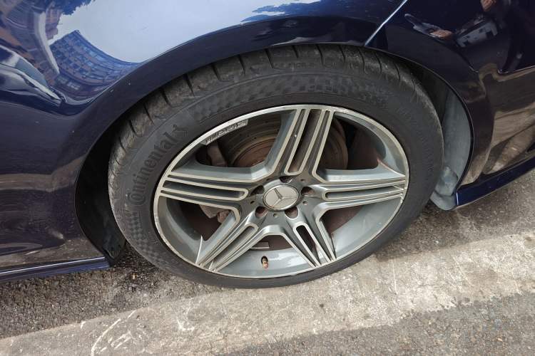 Used Mercedes-Benz CLS 2012 CLS 300 CGI Right Front Wheel Hub