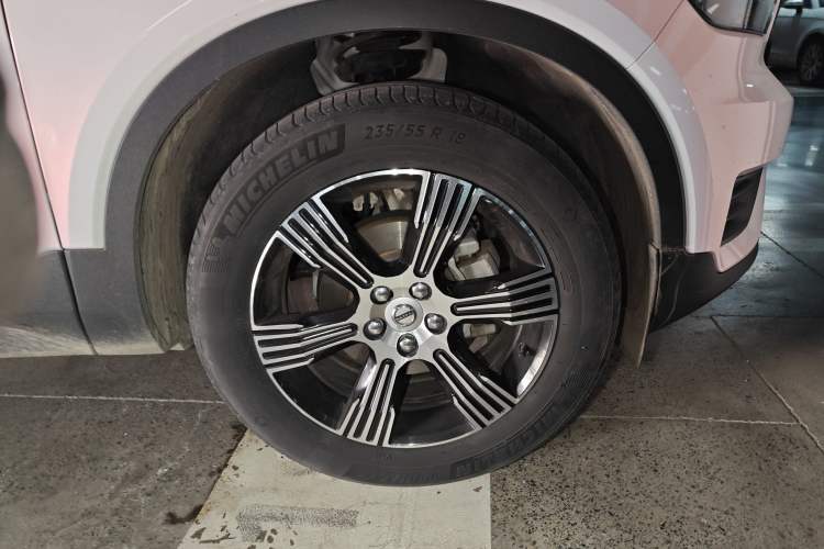 Used Volvo XC40 2020 T3 Zhiyuan Luxury Edition Right Front Wheel Hub