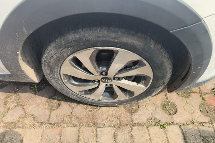 Used Kia KX Cross 2018 1.6L Automatic Dynamic Sunroof Version Right Front Wheel Hub