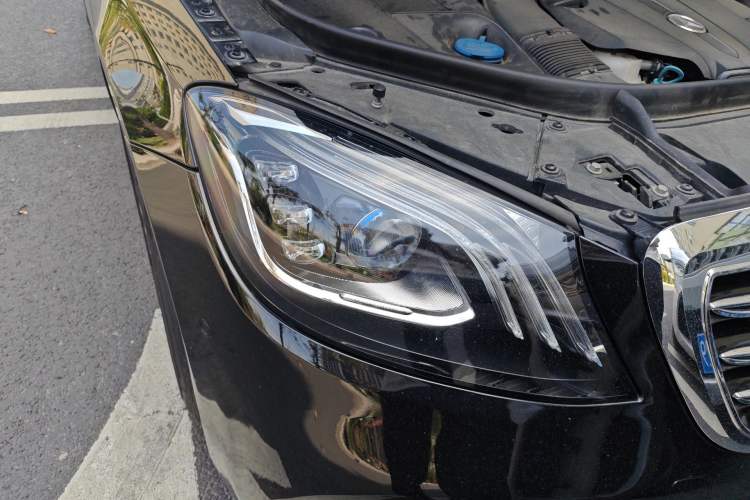 Used Mercedes-Benz S-Class 2018 S 320 L Right Front Headlight