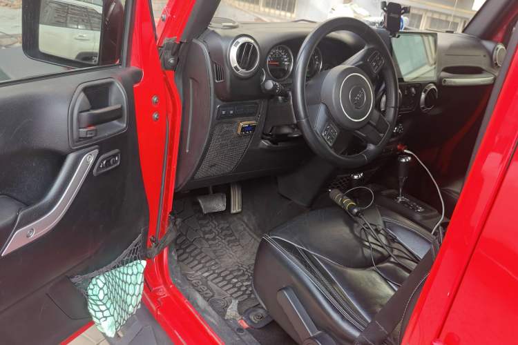 Used Jeep Wrangler 2017 3.6L Rubicon Four-Door Comfort Edition
