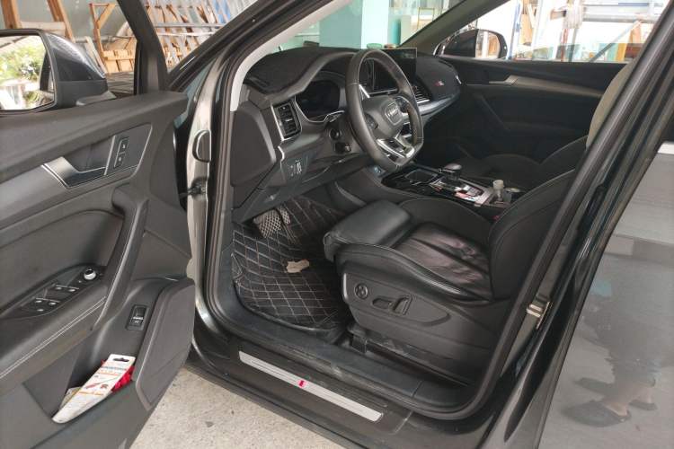 Used Audi Q5L 2022 40T Fashionable and Dynamic Model
