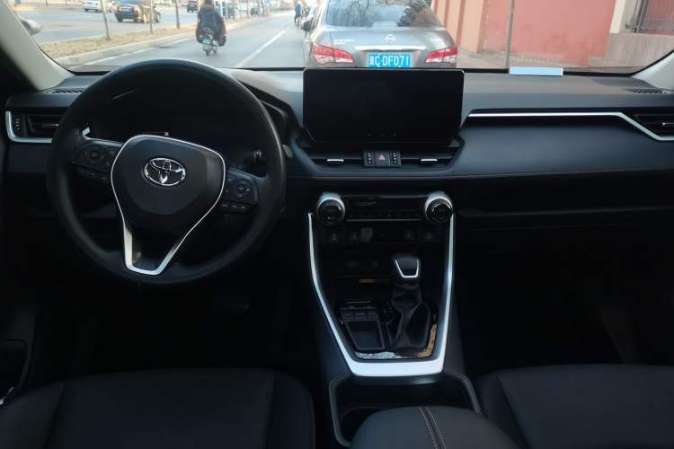 Used Toyota RAV4 2024 2.0L CVT Two-Wheel Drive Fashion Plus Edition
