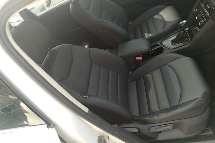 Used Volkswagen Tharu 2020 280TSI Two-Wheel Drive Luxury Edition China VI Standard Right Front Seat