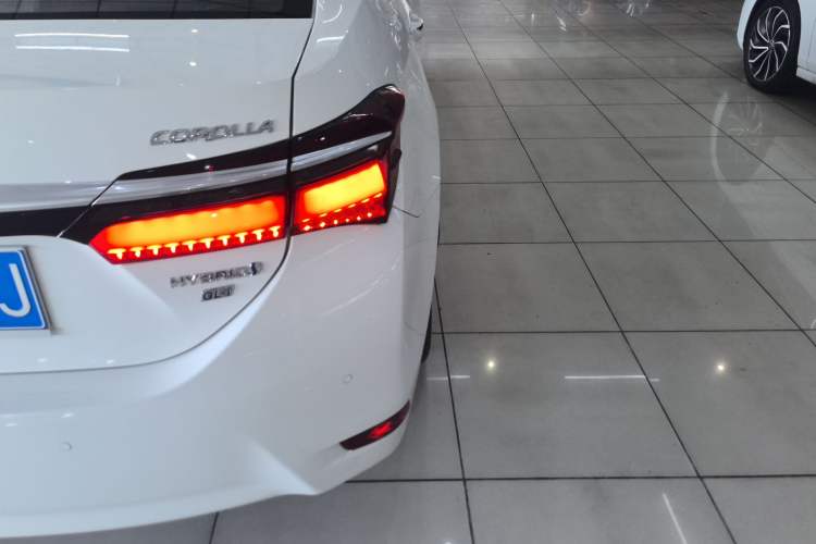 Used Toyota Corolla 2017 Revised Dual-Engine 1.8L E-CVT Elite Edition