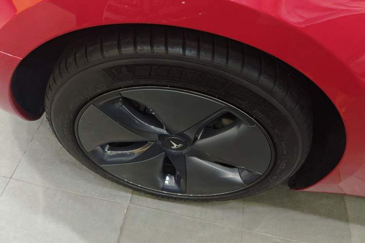 Used Tesla Model 3 2019 Standard Range Rear-Wheel Drive Upgraded Version (52 kWh) Exterior 5