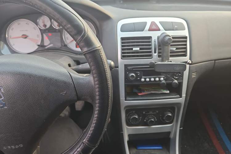 Used Peugeot 307 2012 Hatchback 1.6L Manual Comfort Edition
