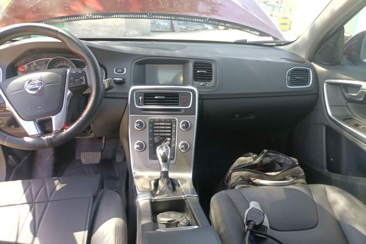 Used Volvo S60 2014 S60L 2.0T Zhiyuan Edition