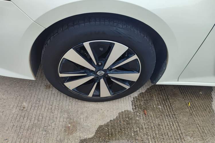 Used Nissan Teana 2021 2.0L XL Upper AD1 Smart Drive & Navigation Edition Left Front Wheel Hub