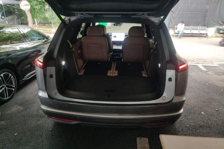 Used ONVO Luxeed L90 2025 Model—Max Six-Seater Version Trunk