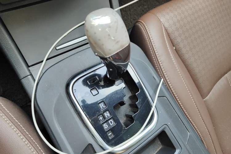 Used BYD S7 2016 2.0T Automatic Prestige Plus Gear Lever