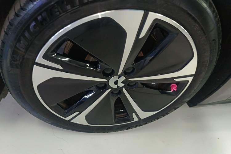 Used Nio ET5T 2024 75kWh Touring Left Front Wheel Hub