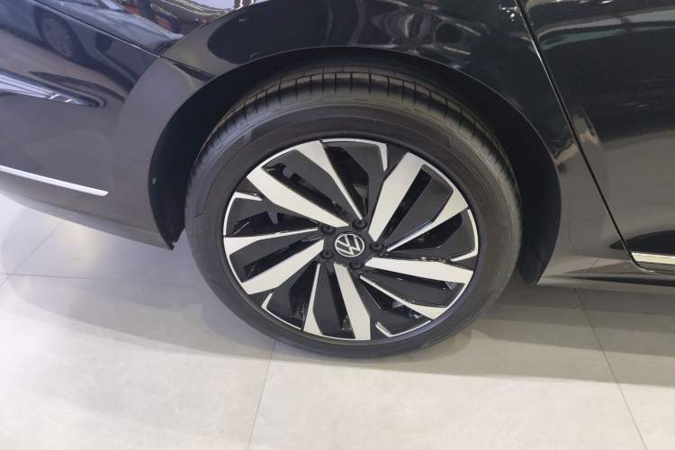 Used Volkswagen Passat 2026 Model, Outstanding 380TSI Longteng Edition