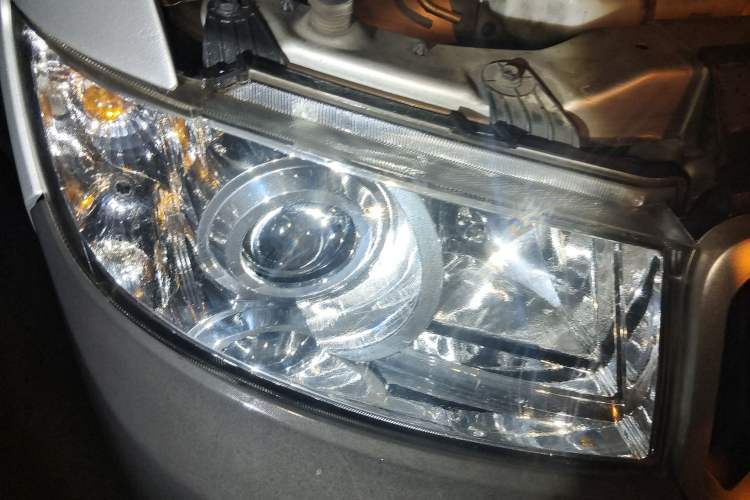 Used Jinbei Hiace X30 2020 1.5L Super-Comfortable Version China VI Standard SWC15M Right Front Headlight