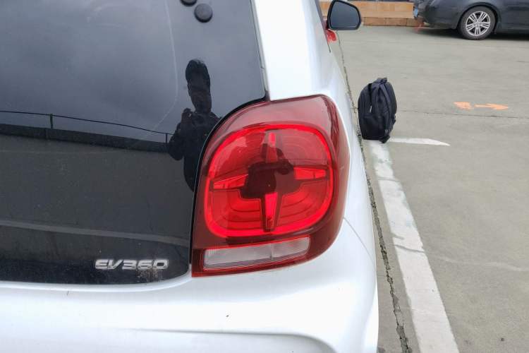 Used Roewe Clever 2021 302km Excellence Edition Right Rear Taillight