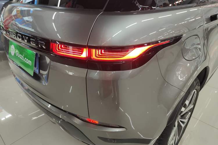 Used Land Rover Range Rover Evoque 2021 Range Rover Velar 249 PS R-Dynamic S Performance Edition
