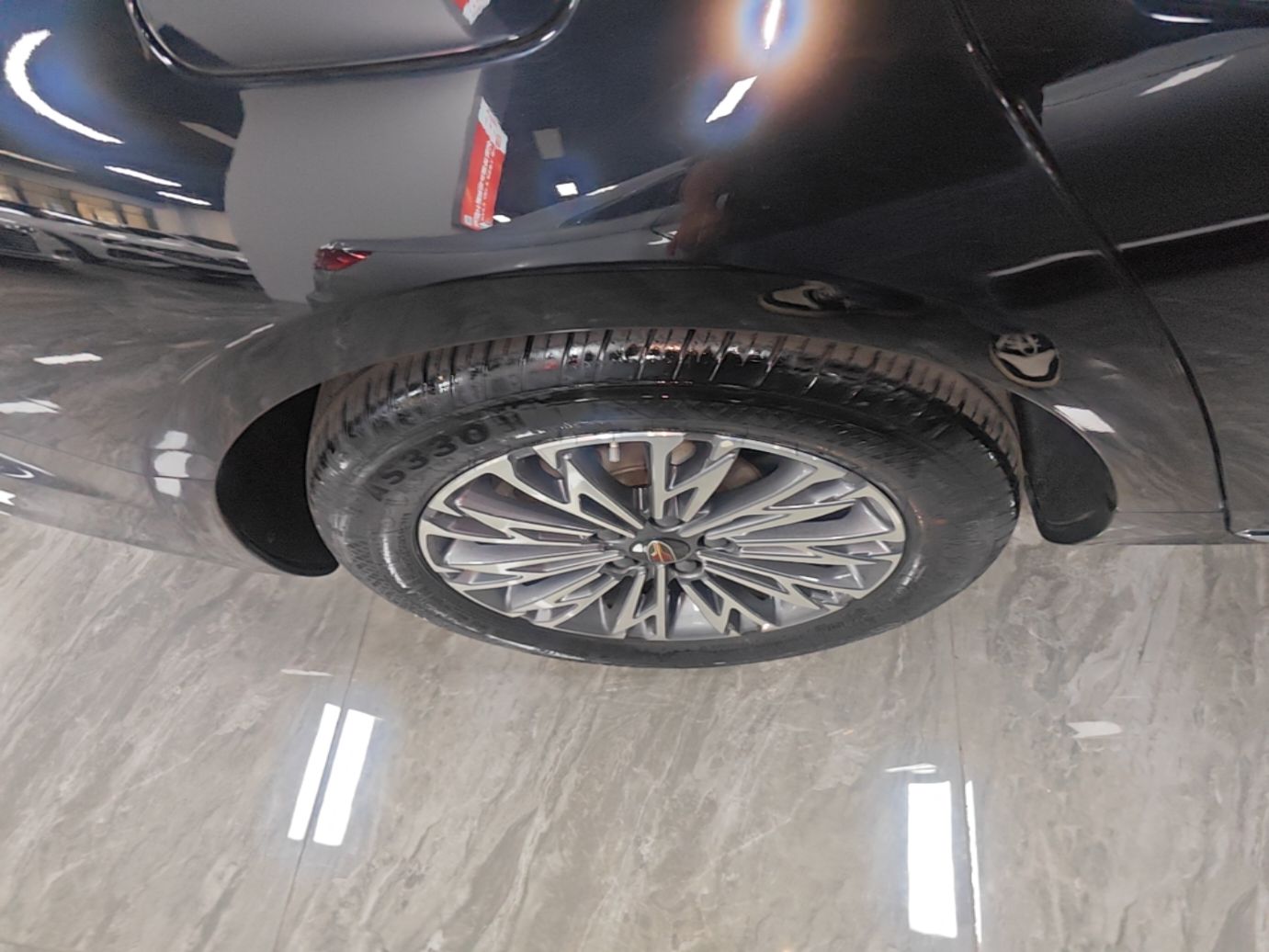 Hongqi H5 2024 2.0T Automatic Smart Connect Flagship Edition - Chinese Trim Xiang — снимка 11