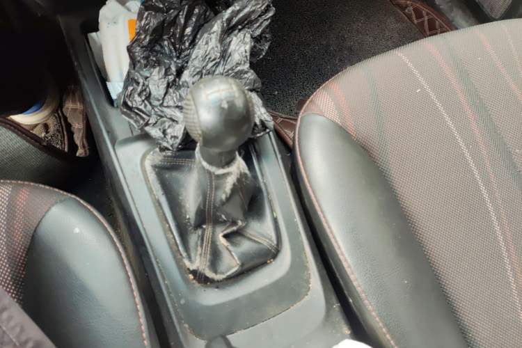 Used Chevrolet Sail 2013 Sedan 1.2L Manual Fashionable Happiness Edition
