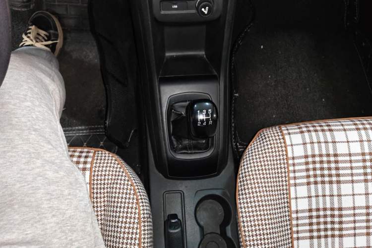 Used Baojun 310 2016 1.2L manual Comfort trim level
