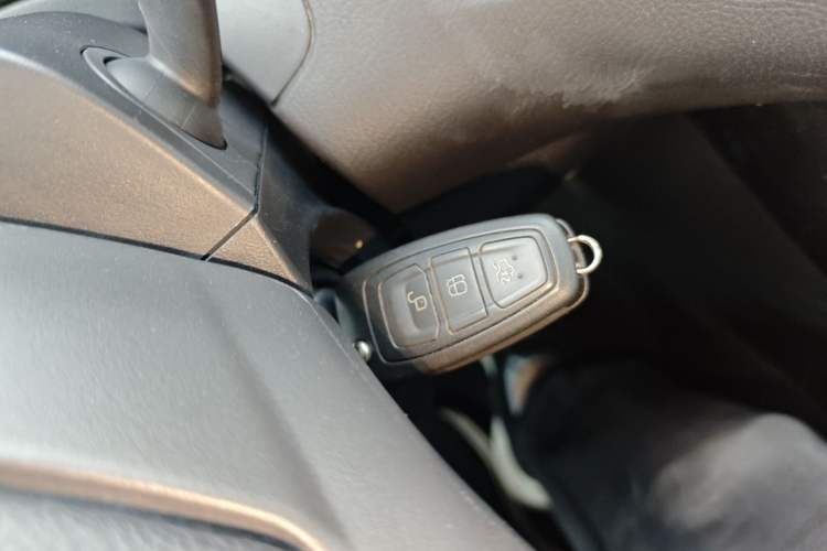 Used Ford Focus 2017 Hatchback EcoBoost 180 Automatic Elite Model Interior 1