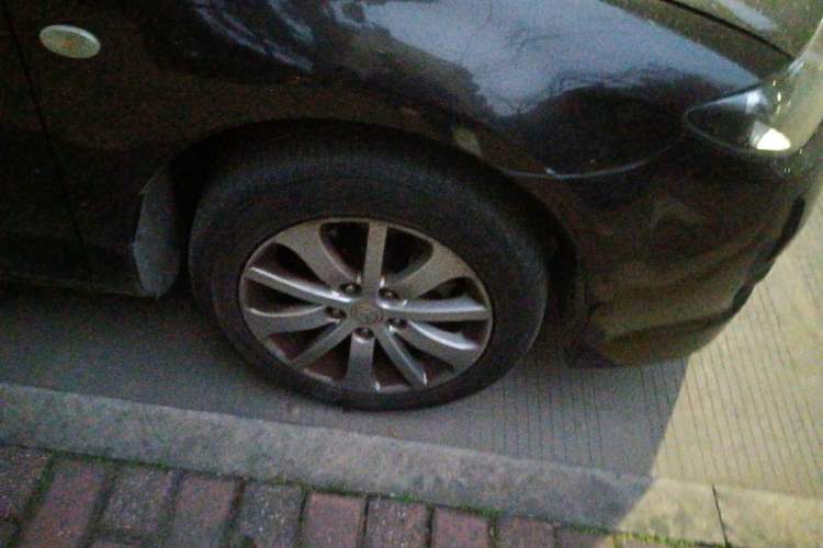 Used Mazda 6 2013 2.0L Automatic Fashion Edition Right Front Wheel Hub