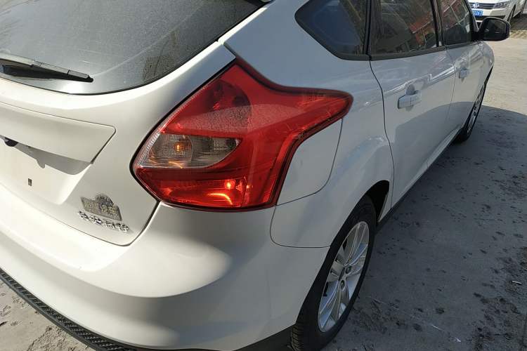 Used Ford Focus 2015 Hatchback 1.6L Manual Fashion Edition