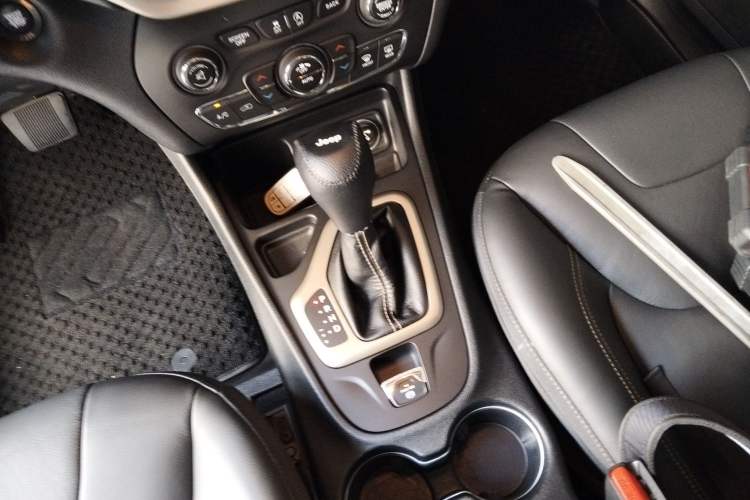 Used Jeep Cherokee 2017 2.0L Superior Edition