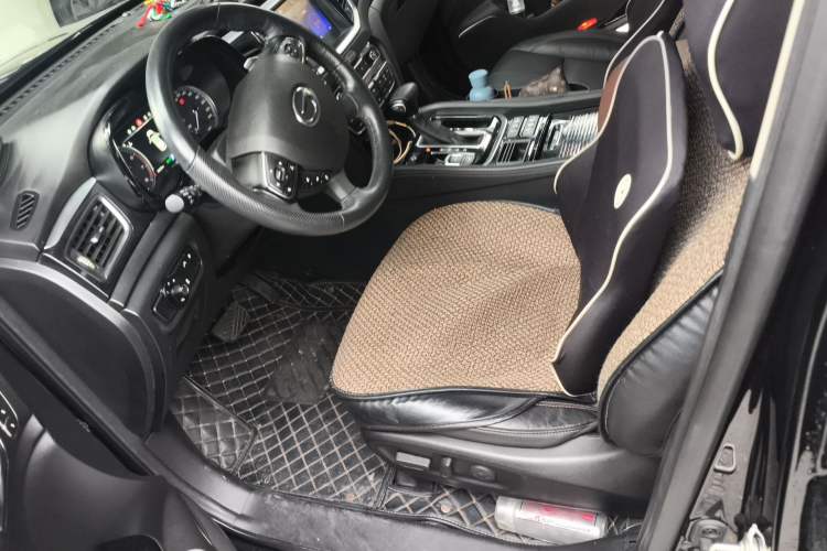 Used GAC Trumpchi GS7 2017 320T Two-Wheel-Drive Luxury Smart Connectivity Model
