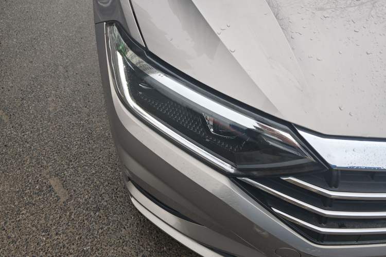 Used Volkswagen Sagitar 2021 280TSI DSG Comfort Connect Edition Right Front Headlight