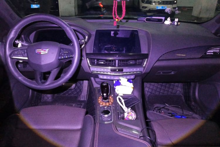 Used Cadillac CT5 2023 28T Platinum Edition Center Console