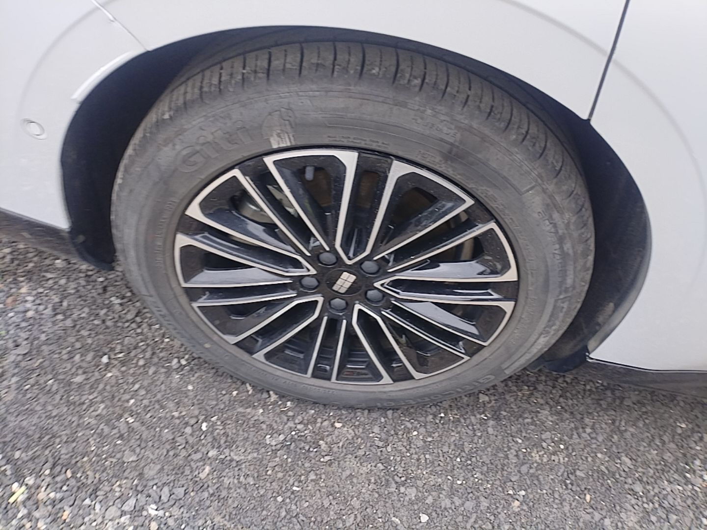 Geely Galaxy 8 2025 130km EM-i Deluxe Edition — снимка 11