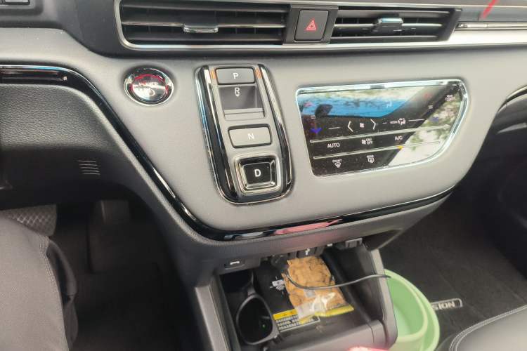 Used Honda Elysion 2024 2.0L eHEV Luxury Edition