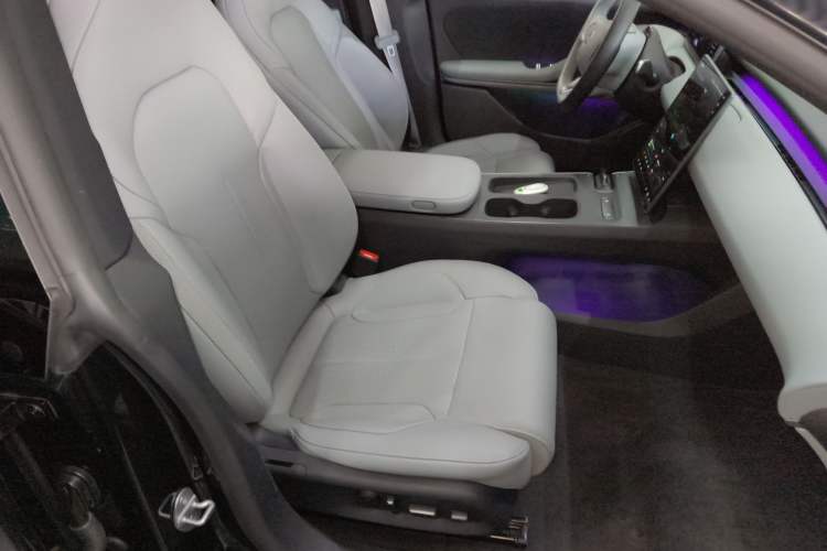 Used Nio ET5T 2024 75kWh Touring Right Front Seat