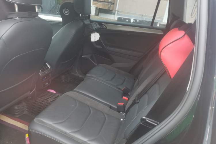 Used Volkswagen Tiguan L 2020 330TSI Automatic Two-Wheel Drive Smart Luxury Edition China VI Standard Left Rear Seat